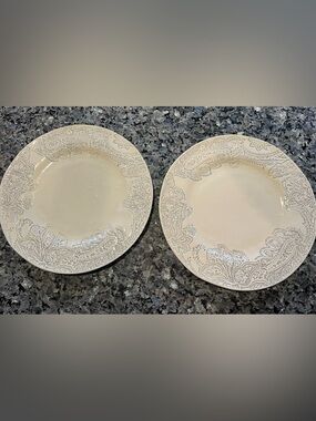 Pottery Barn Scarlett Dinner plates set of 3